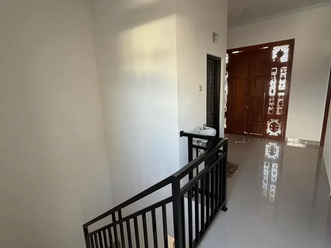 Dijual Rumah 2 Lantai 3 KT di Kesiman - Image 3 of 10