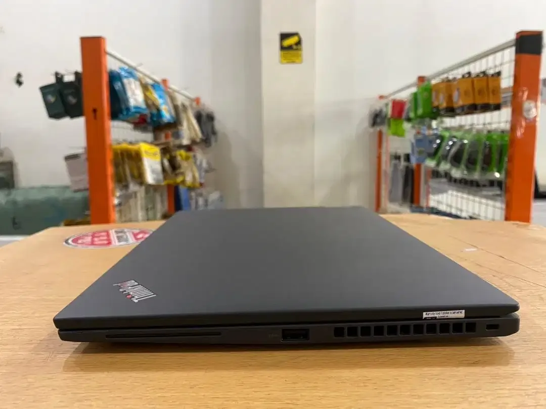 Lenovo ThinkPad T14S G3 Ryzen 5 PRO 6650U Ram 16GB SSD 512GB SlimMulus - Image 5 of 10