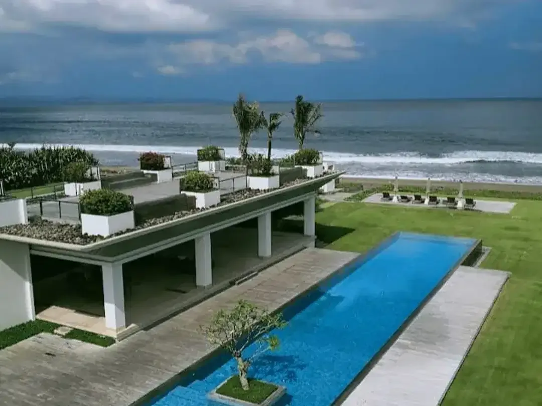 LUXURY VILLA BEACH FRONT SEMINYAK BALI. - Image 5 of 10
