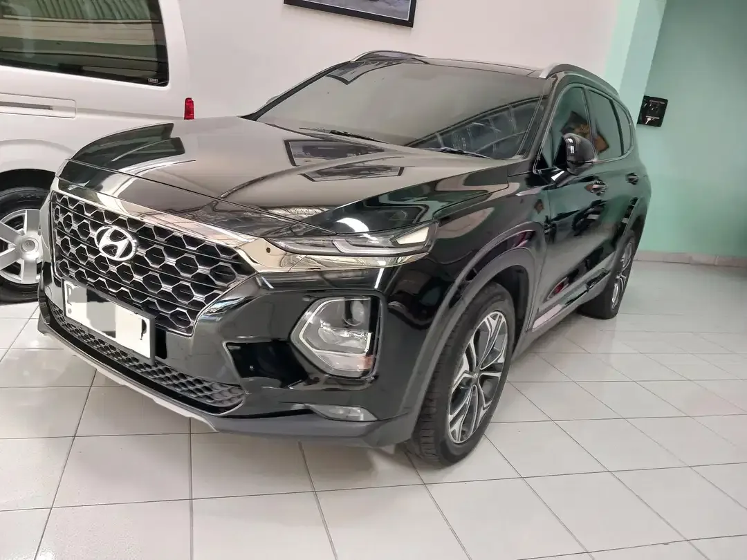 Hyundai Grand Santa Fe 2019 Hitam A/T 2.2cc - Image 4 of 7