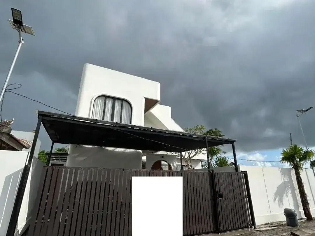Dijual vila mewah bangunan baru furnished siap huni di Jalan Dharmawangsa Nusa Dua Bali - Image 1 of 10