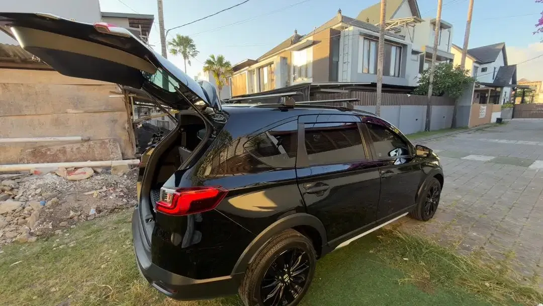 Honda BR-V 2024 Bensin - Image 4 of 9