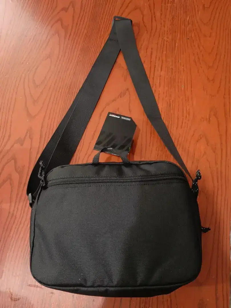 Tas Selempang/Slingbag Merk EIGER 100% ORIGINAL Uk.3L 24,5x6,5x18,5cm - Image 4 of 5