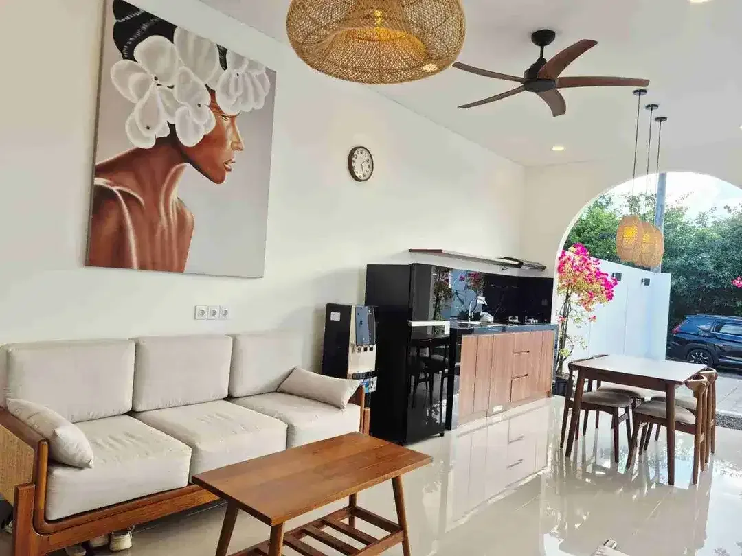 Brand New Modern Villa in cozy environment Taman Mumbul - Image 5 of 10