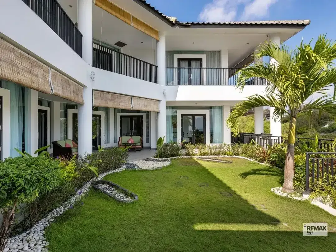 Luxury Tropical Villa For Sale In Kutuh, Badung Area - Image 3 of 10