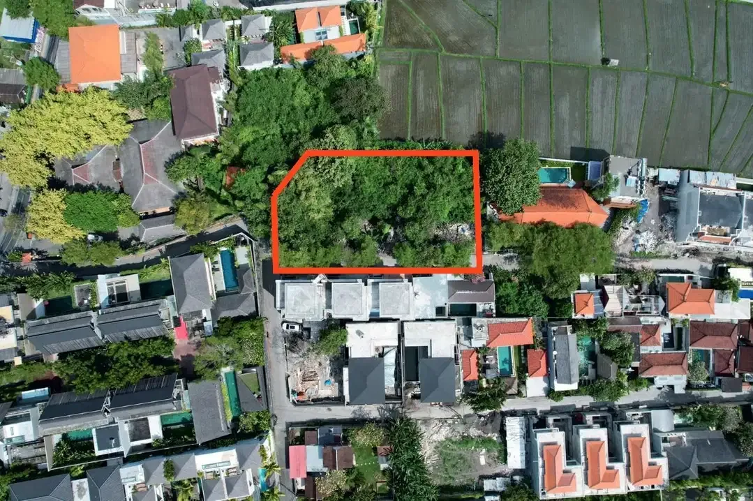 TANAH PREMIUM CANGGU BERAWA HANYA JALAN KAKI KE CANGGU CLUB - Image 1 of 9