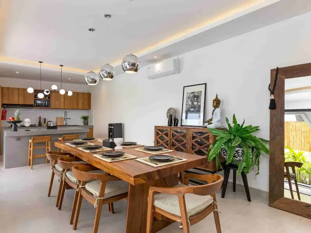 FOR RENT & SALE MODERN TROPICAL VILLA 3 BEDROOM PERERENAN CANGGU - Image 7 of 10