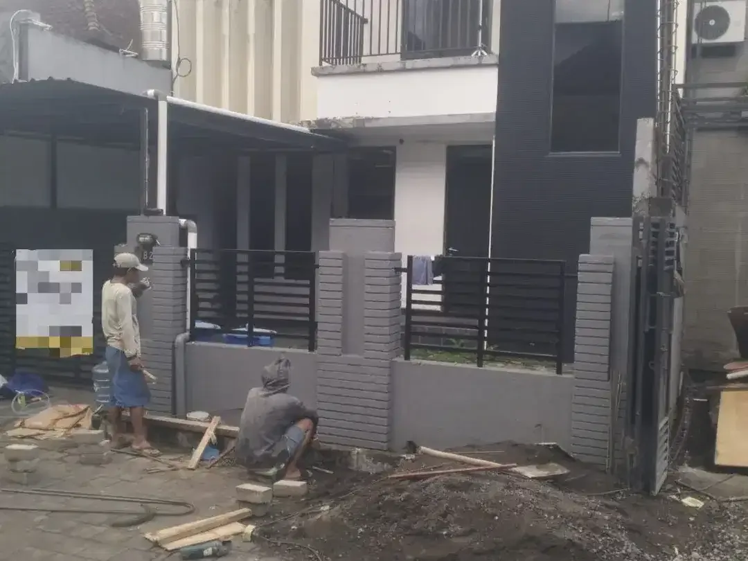 Rumah Minimalis Harga Sangat Terjangkau Lokasi Strategis di Gatot Subroto - Image 1 of 8