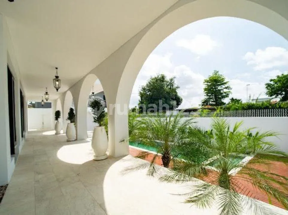 Villa Mewah Luxury Baru di Pantai Brawa Canggu Dekat Finns Area Nyaman Strategis Furnished - Image 4 of 4