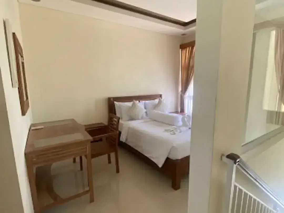 DISEWAKAN RUMAH 2 LANTAI 1BR – RENON, DENPASAR - MONTHLY/YEARLY - Image 4 of 10