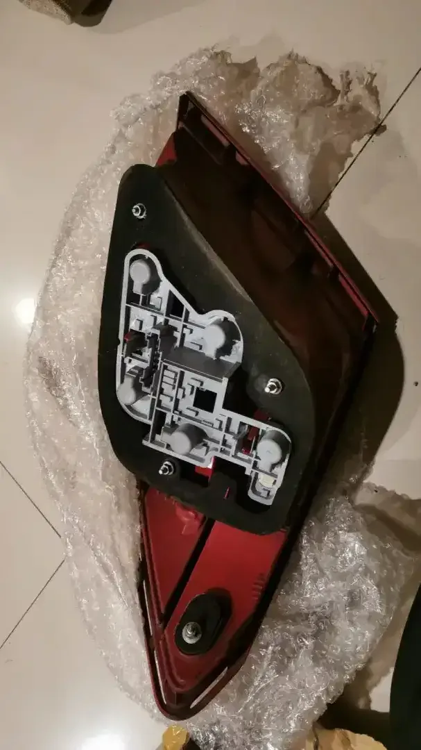 Lampu belakang kiri dan krey console tengah mercedes mercy W204 - Image 6 of 9