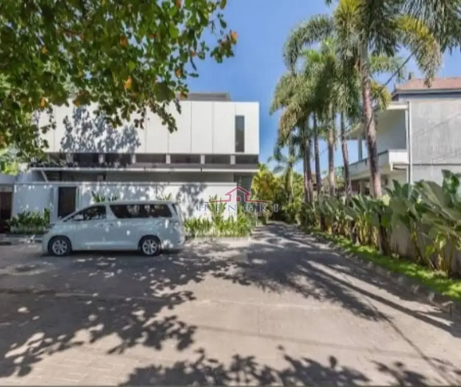 Tropical Villa Pantai Canggu - Image 10 of 10