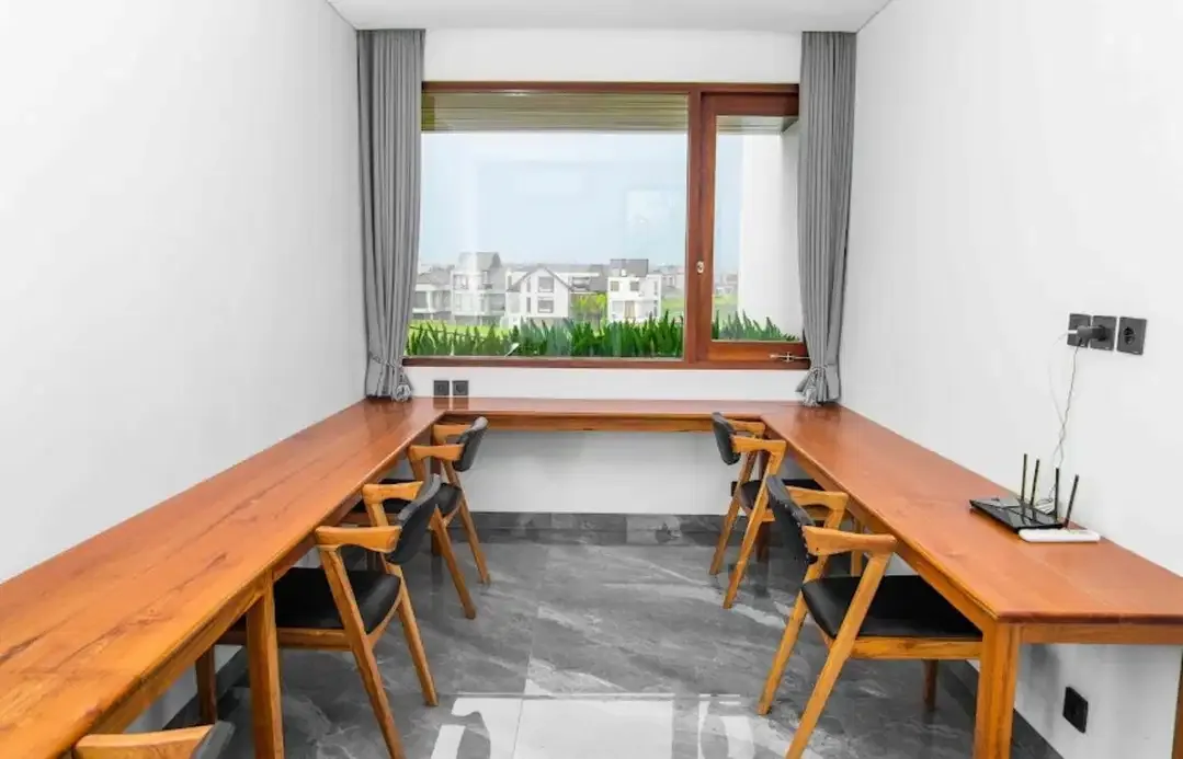 Modern 5-Bedroom Villa for Yearly Rental - Image 4 of 10