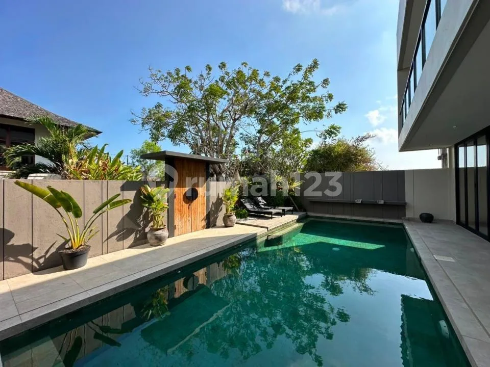 Leasehold Minimalist 3 Storey Villa With Full Views In Ungasan - Image 3 of 4