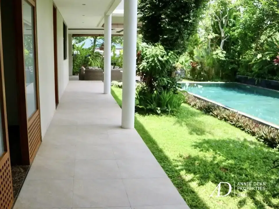 FREEHOLD MODERN DESIGN VILLA IN TUMBAK BAYUH CANGGU - Image 4 of 10