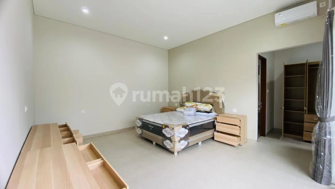 Villa Baru Furnished Kolam Renang Strategis Dekat Pantai di Sanur - Image 4 of 4