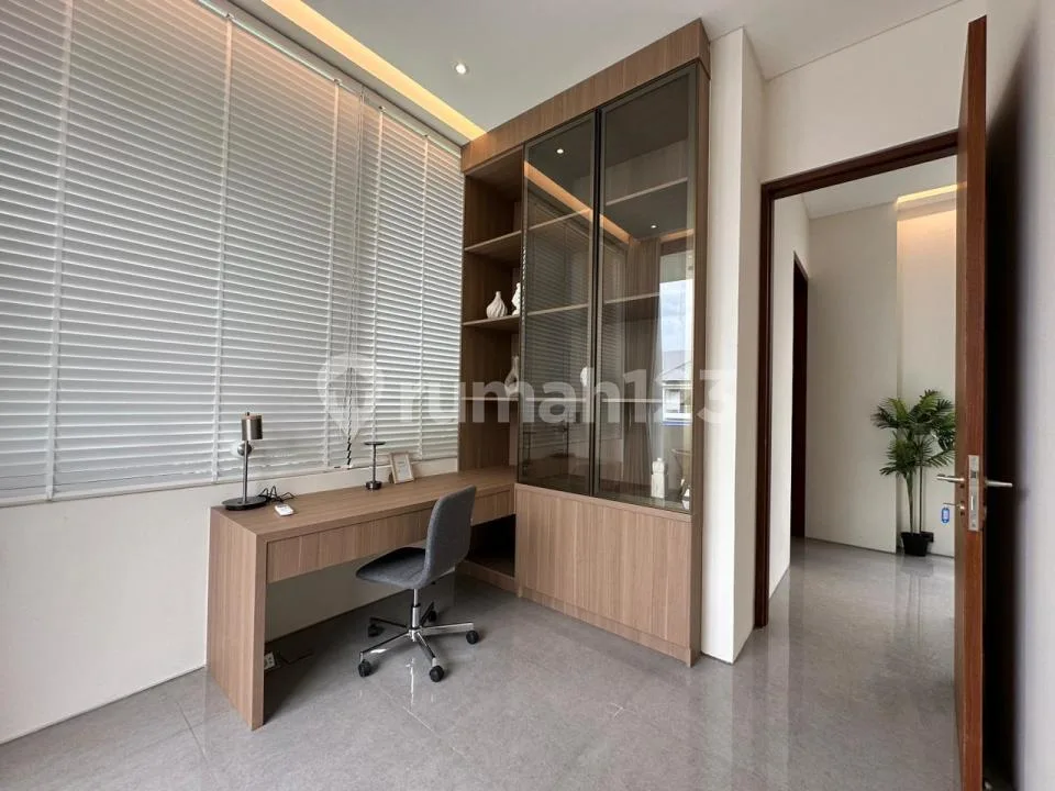 4Br Luxury Villa With Sauna In Seminyak - Image 2 of 4