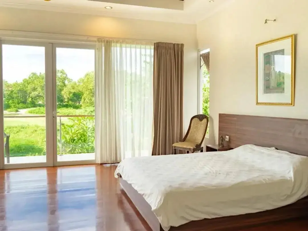 FREEHOLD MODERN CONTEMPORARY VILLA IN ULUWATU VIEW GOLF COURSE - Image 7 of 10