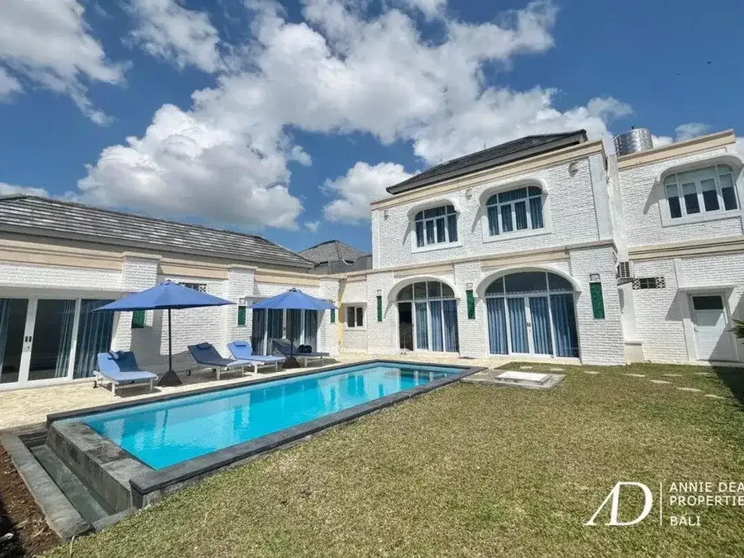 LEASEHOLD | 3-BEDROOM MODERN COLONIAL-STYLE VILLA - KEROBOKAN - Image 4 of 10