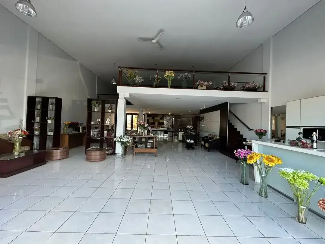 Villa + Showroom 2 Lantai Disewakan di Teuku Umar Barat, Denpasar - Image 3 of 5