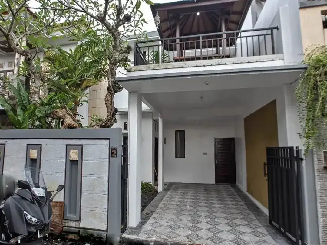 RUMAH MODERN MINIMALIS 2 LANTAI DI DALUNG KUTA UTARA BADUNG - Image 1 of 9
