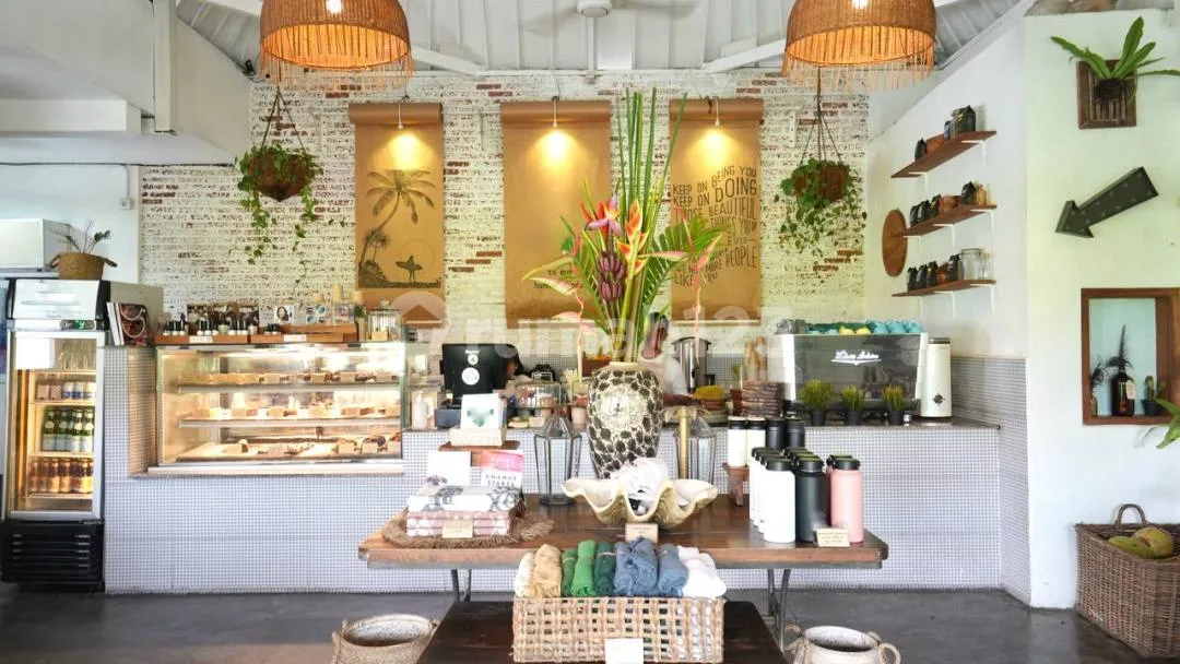 For Sale Established Restaurant / Café - Prime Location In Canggu - Image 4 of 4