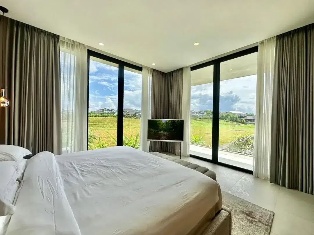 Beautiful Rice field View Villa in Berawa Canggu For Sale - Image 6 of 10