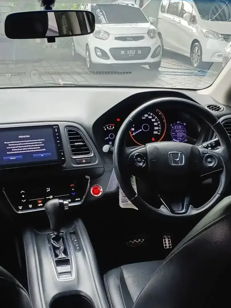 HONDA HR-V SE FACELIFT FULL VARIASI GANTENG ASLI BALI - Image 5 of 10