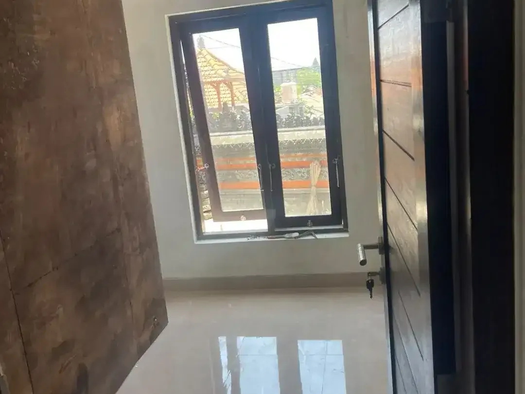 JUAL RUMAH 2 LANTAI LOKASI PRIME RENON - Image 9 of 10