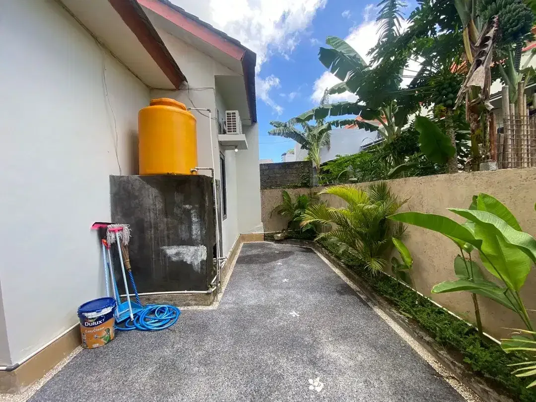 Disewakan Rumah Modern One Gate System Furnished di Perumahan Beranda Bukit, Goa Gong - Jimbaran. - Image 2 of 10