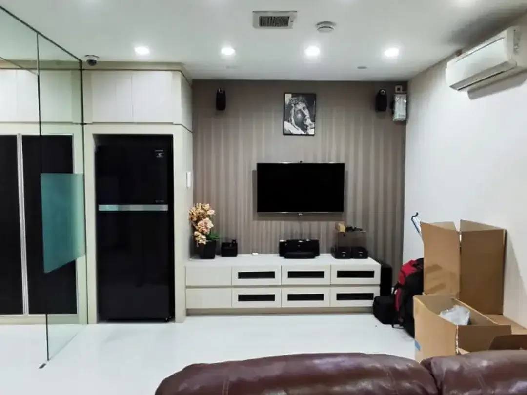 Ruko Strategis dan Fully Furnished di Jalan Utama Imam Bonjol Denpasar - Image 5 of 10