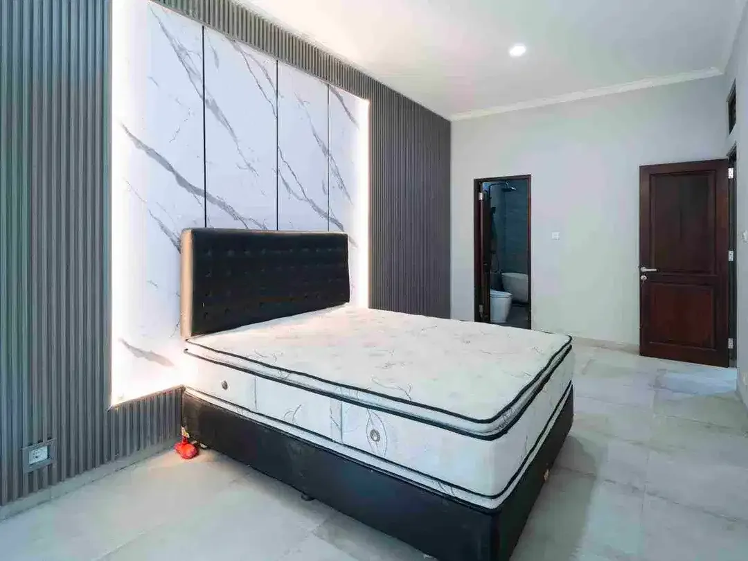 RUMAH NYAMAN DAN STRATEGIS DI RENON - Image 6 of 10