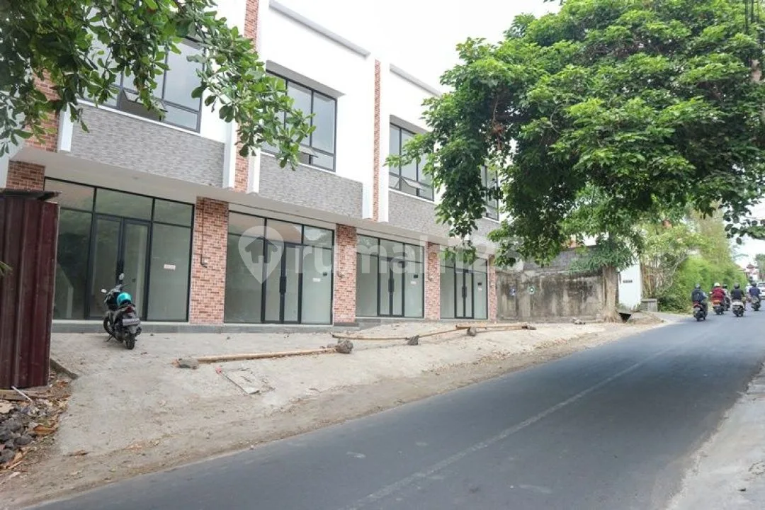 SOLD 4 UNIT!! ADA 4 UNIT BARU JALAN UTAMA UMALAS, Dekat CANGGU & PETITENGET - Image 1 of 4