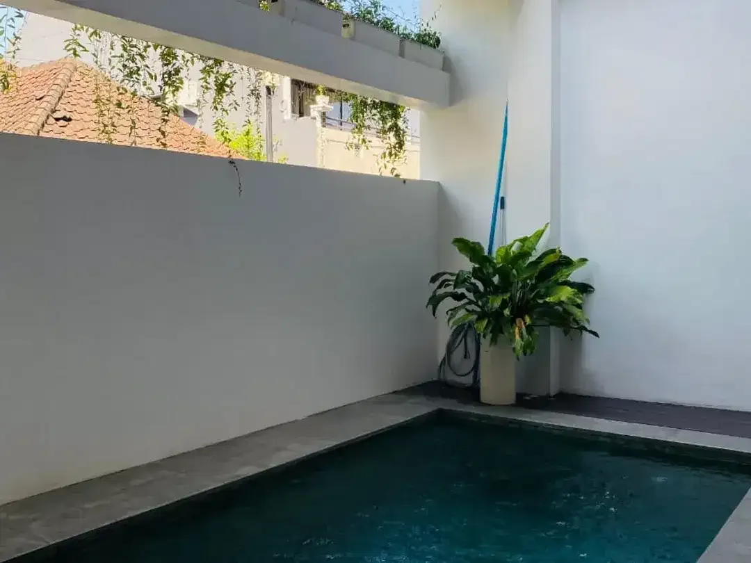 EXCLUSIVE BERAWA CANGGU VILLA ENCLOSED LIVING READY NOW - Image 7 of 10