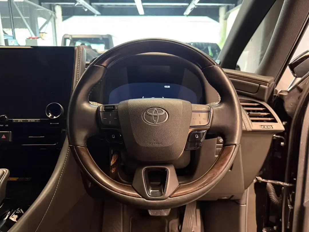 Toyota Alphard 2.5 Hybrid CVT 2024 - Image 5 of 10