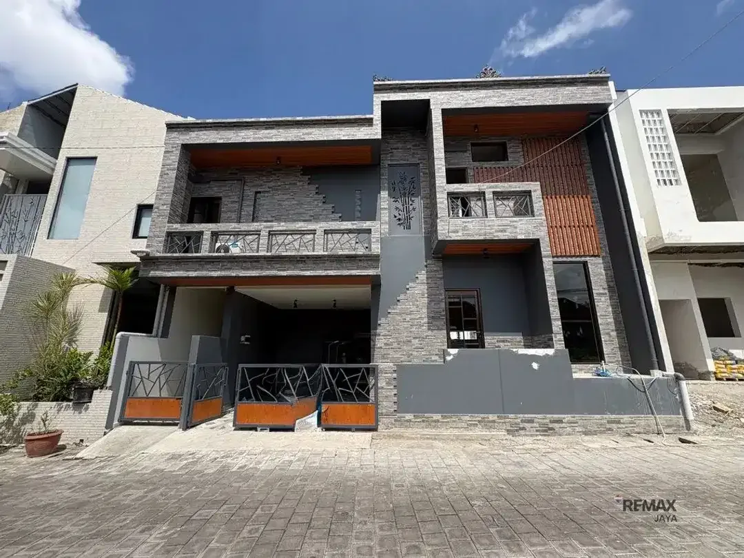 Rumah Modern Minimalis 3 Kamar Tidur Dijual di Kerobokan Area - Image 1 of 5