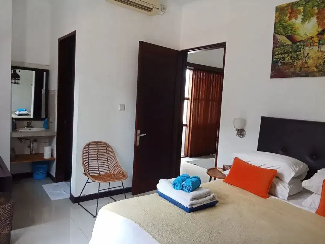 Cozy 3 Bedroom Villa – Berawa, Canggu - Image 6 of 10