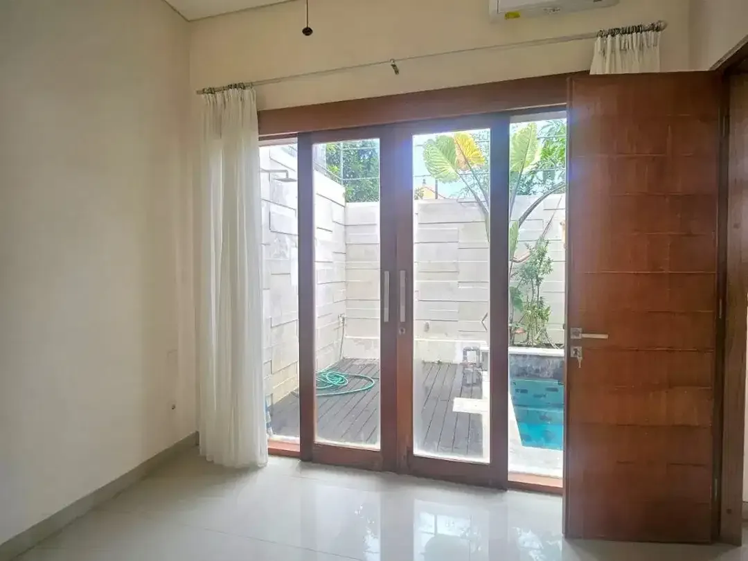 Rumah Semi Villa Hak Milik di Kompleks Perumahan Kerobokan Kesambi – Lokasi Strategis, Siap Huni! - Image 8 of 10
