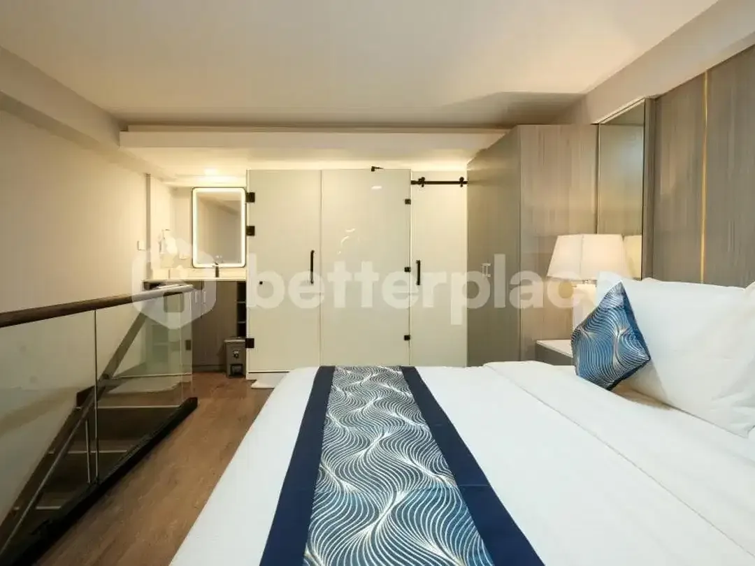 Elegant Leasehold 1-Bed Apartment in Canggu – Batu Bolong, Just 3 Minutes from the Beach with Rooftop Pool and High ROI Potential - Image 8 of 10