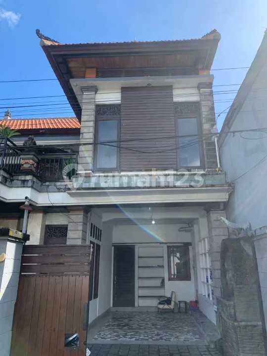 Rumah Luas 2 Lantai di Lokasi Strategis - Dalung, Badung - Image 1 of 4