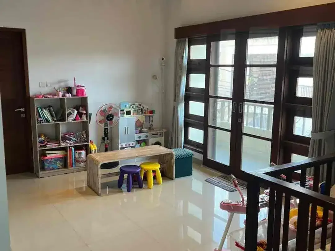 Rumah MEGAH Siap Huni di Puri Gading Jimbaran - Image 5 of 10