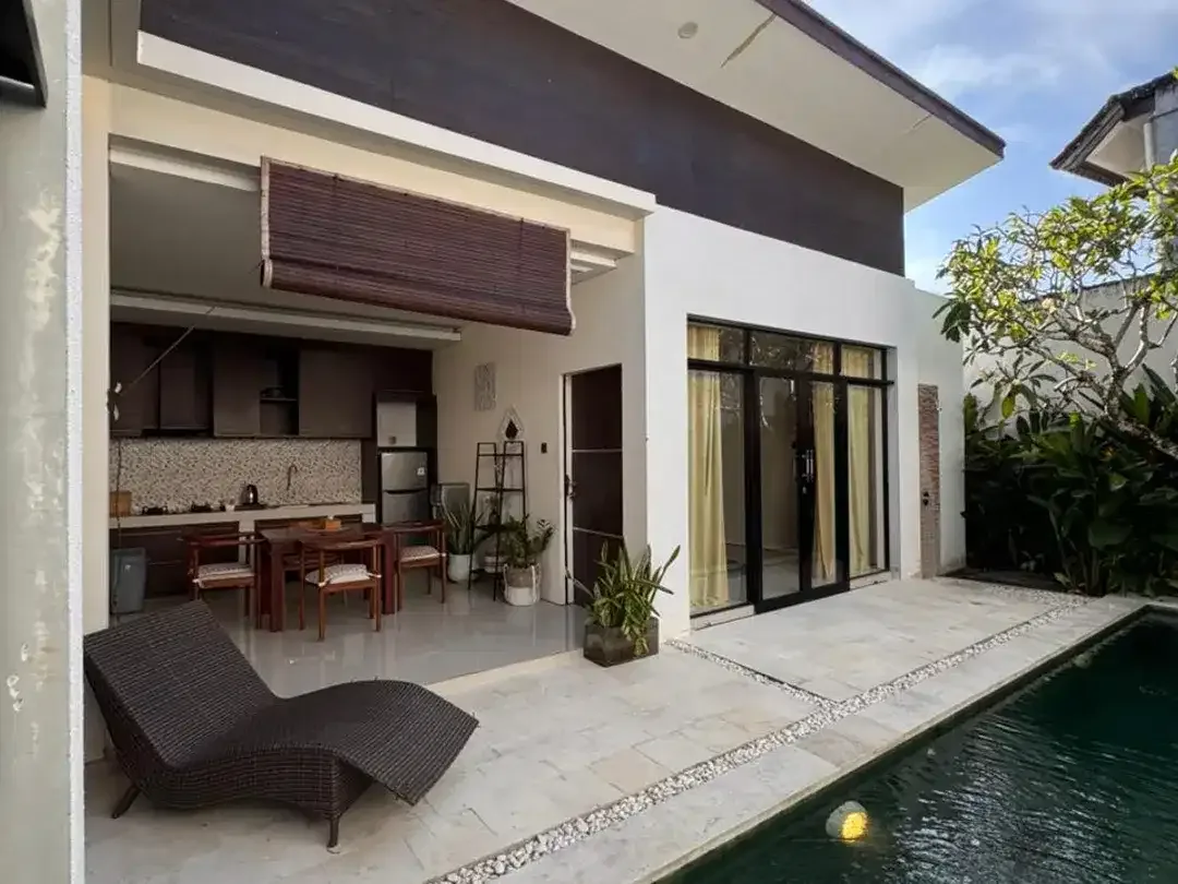 2 CONNECTING VILLAS Kerobokan – Seminyak Area - Image 6 of 10