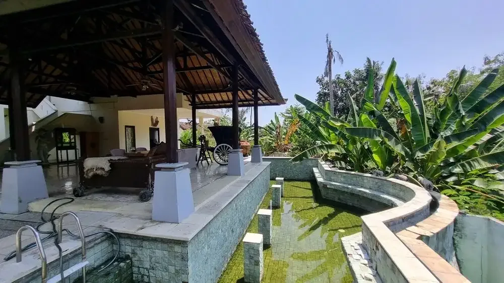 Villa 3 Bedroom yg Luas -hanya 3 menit dari Pantai Saba, Bali - Image 1 of 10