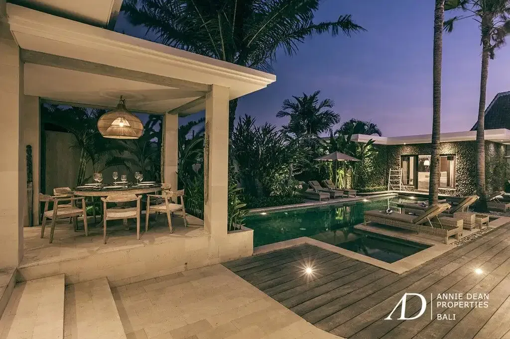 LEASEHOLD | LUXURY SINGLE-LEVEL 3-BEDROOM VILLA IN SEMINYAK - Image 5 of 10