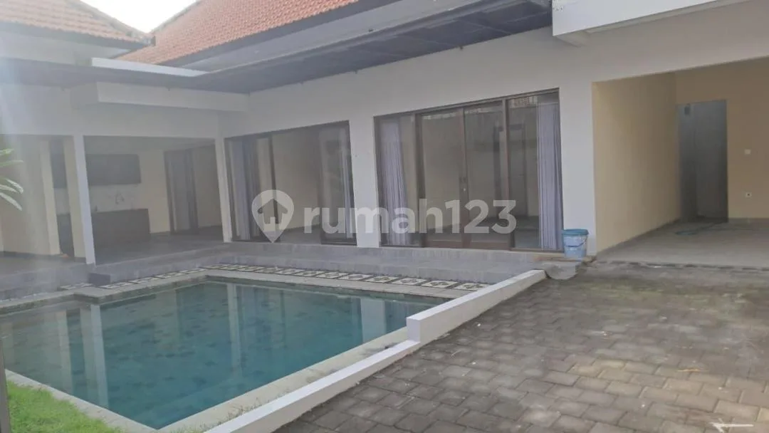 Villa Hadap Utara 3 KT Tukad Nyali Sanur Kaja Densel - Image 1 of 4