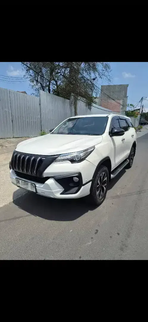 DIJUAL Toyota Fortuner VRZ 4X2 AT - Image 3 of 10