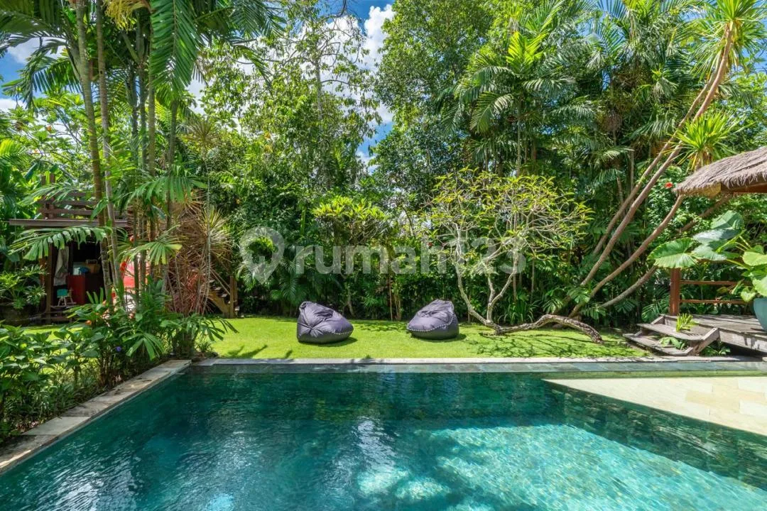 Yearly Rental, 3 Bedrooms Villa With Big Garden In Berawa, Canggu - Image 3 of 4