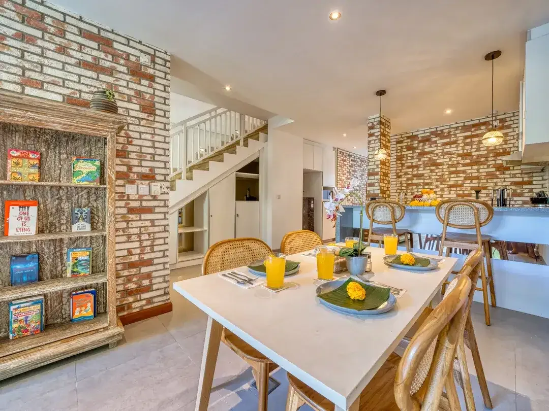 RARE 41 YEAR LEASE until 2067! Modern Industrial 4 Bedrooms Dual-Unit Estate in Prime Sanur - Image 2 of 10