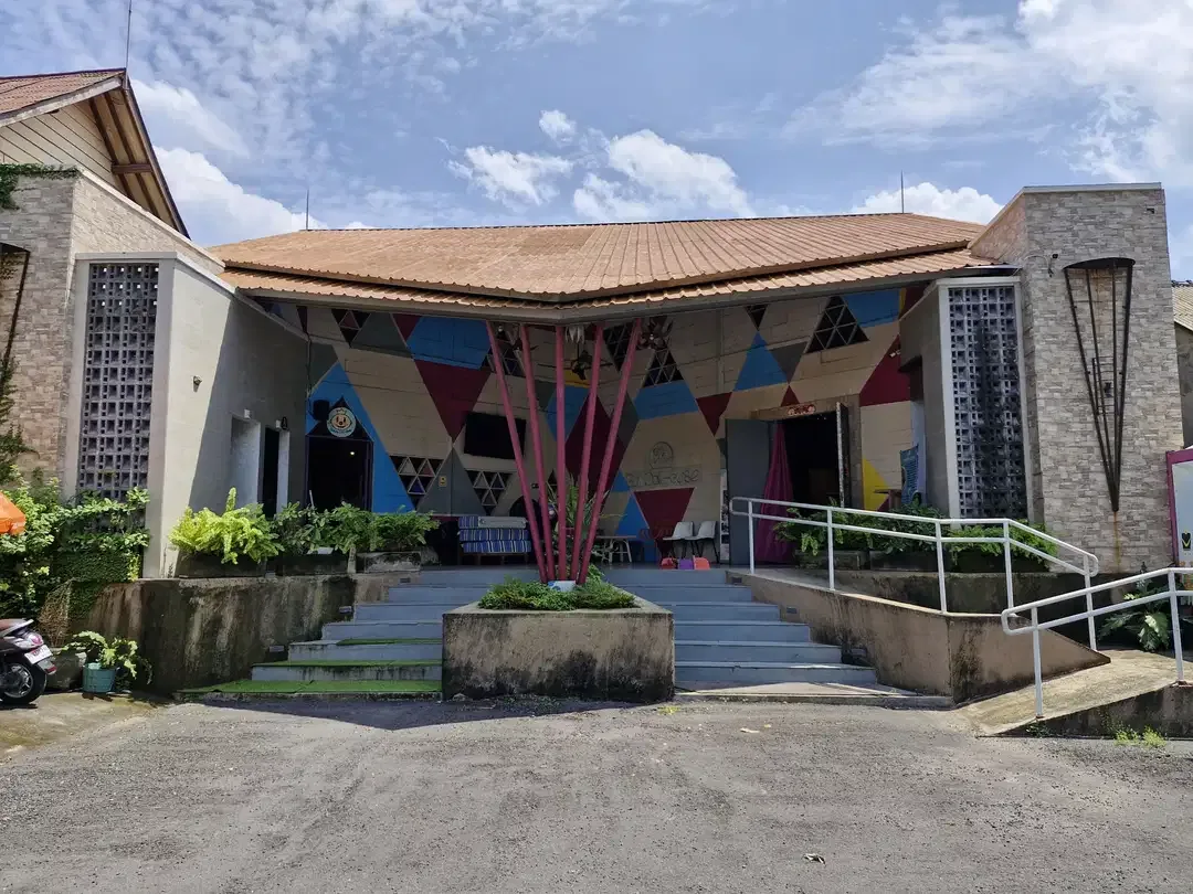 CAFE RESTO DISEWAKAN DI KETEWEL DENGAN OCEAN VIEW - Image 1 of 10