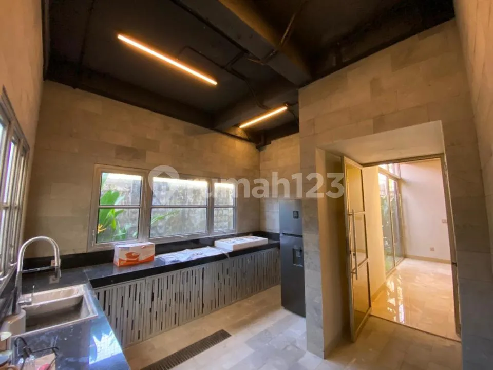 Luxury Villa In Prime Location Only 10 Mins To Sanur Beach - Image 3 of 4